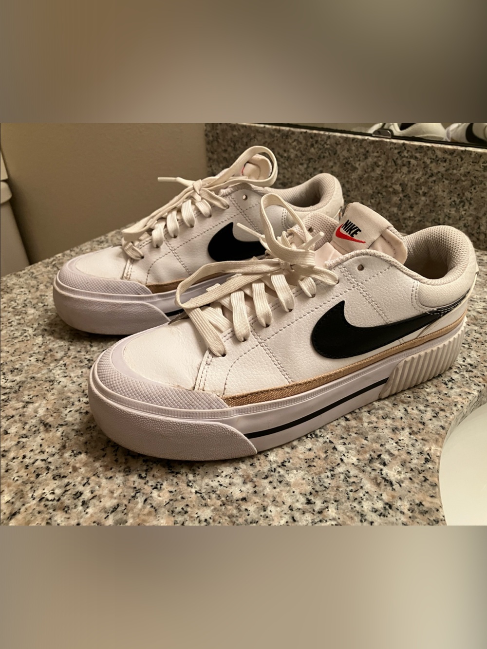 Nike Court Legacy Lift Women’s Size 7.5 White Black DM7590-100